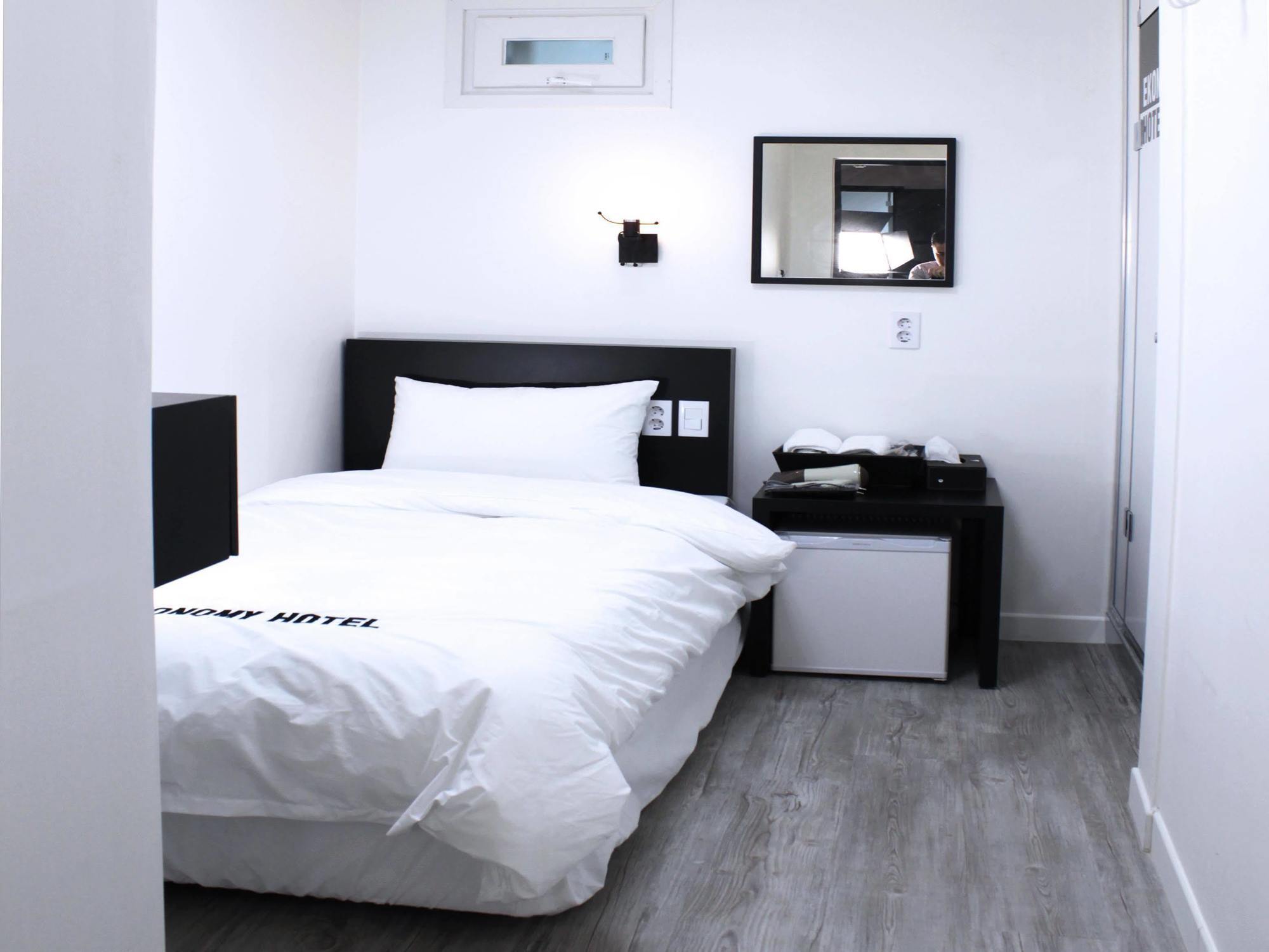 Ekonomy Hotel Dongdaemun Seoul Bagian luar foto