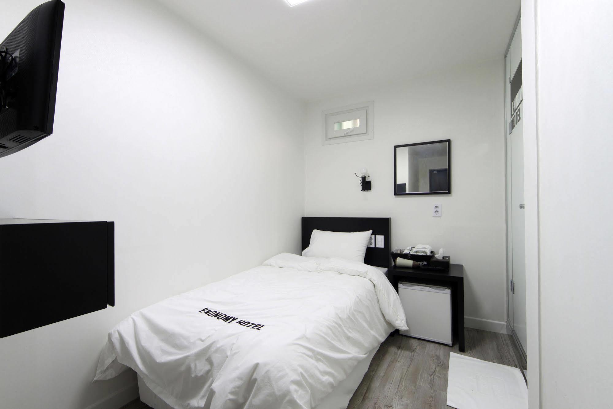 Ekonomy Hotel Dongdaemun Seoul Bagian luar foto