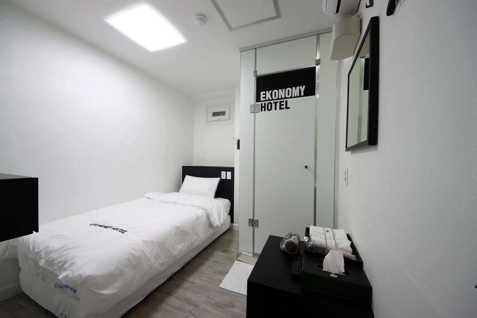 Ekonomy Hotel Dongdaemun Seoul Bagian luar foto