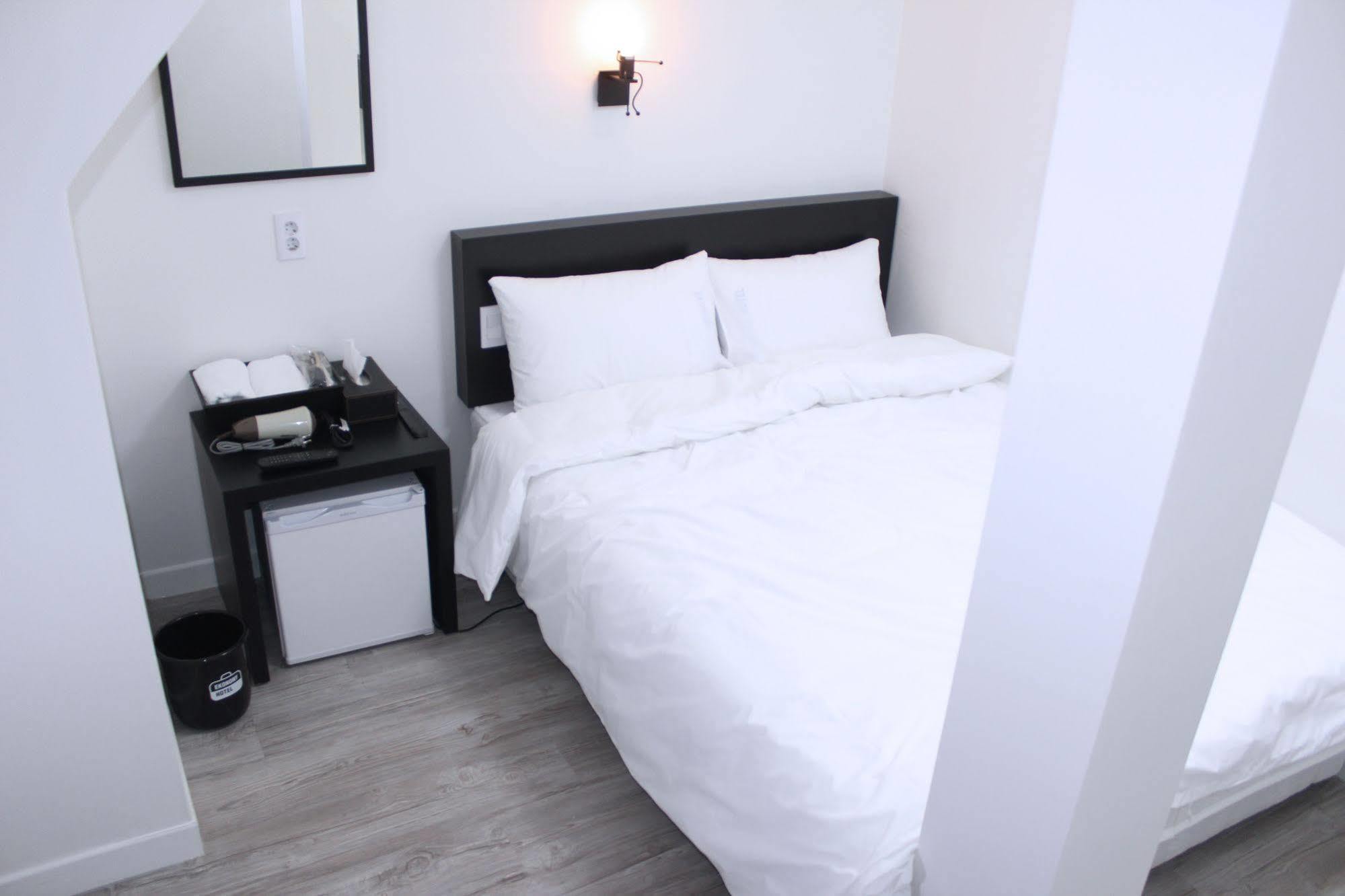 Ekonomy Hotel Dongdaemun Seoul Bagian luar foto