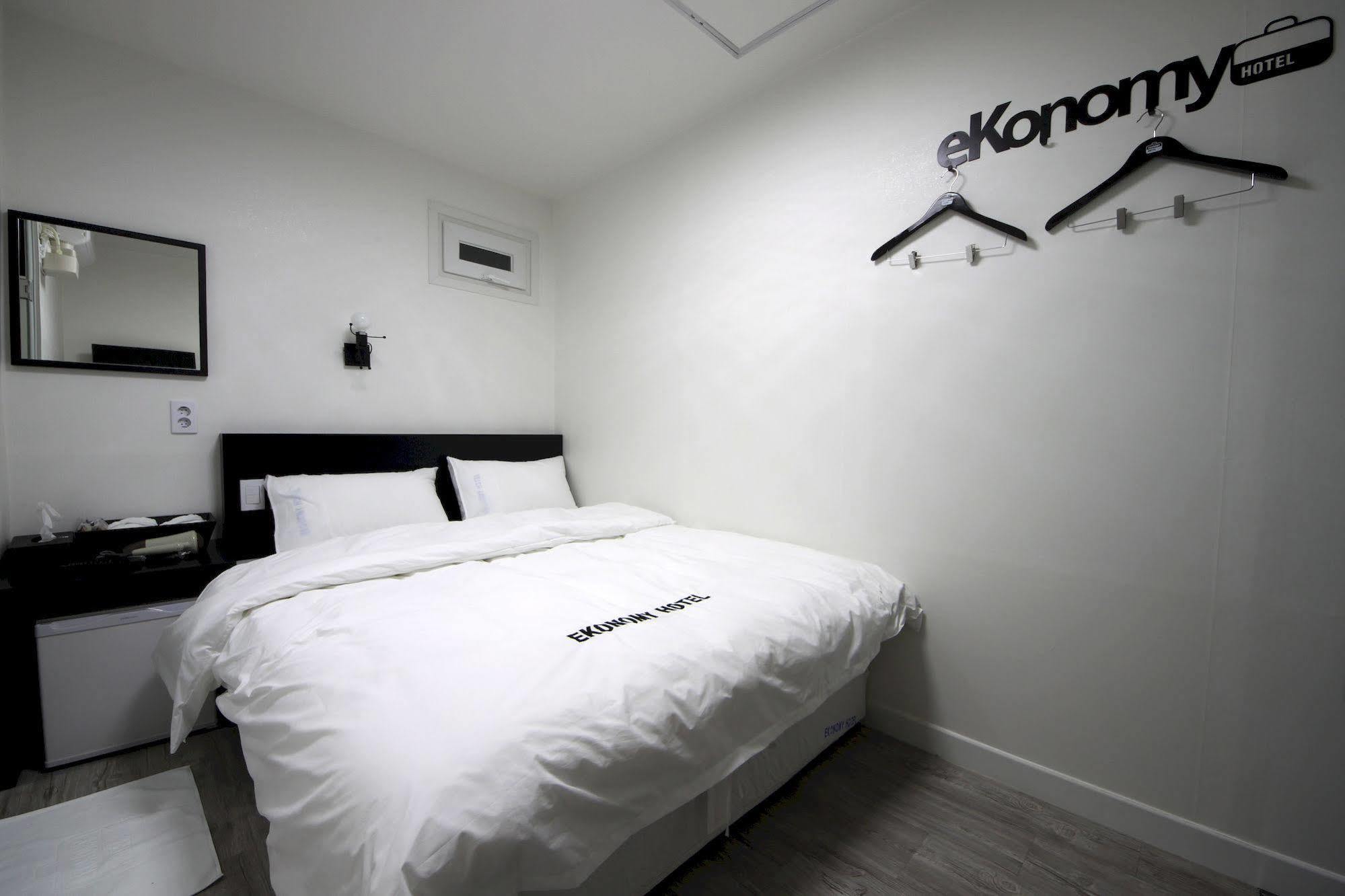 Ekonomy Hotel Dongdaemun Seoul Bagian luar foto