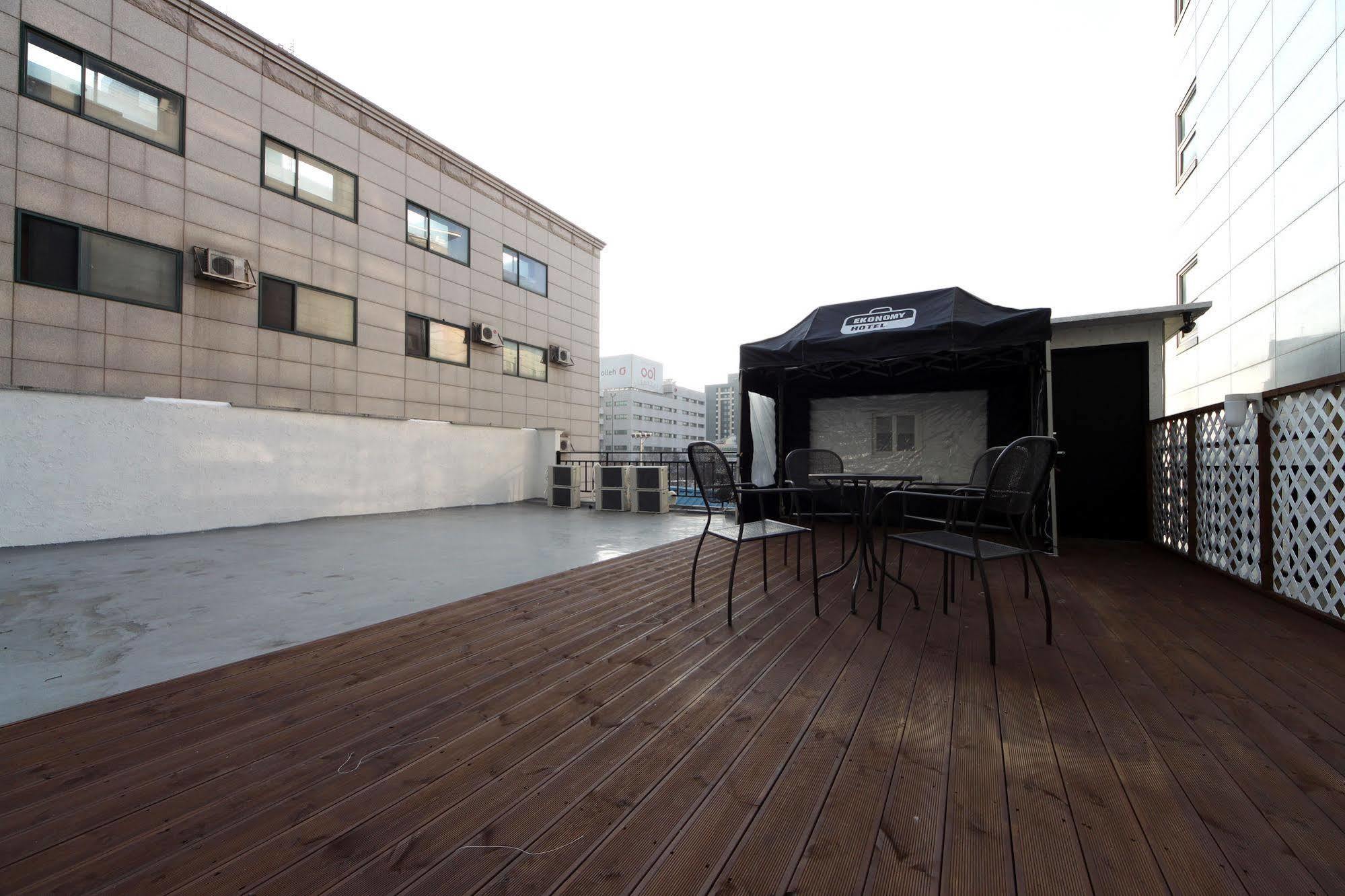 Ekonomy Hotel Dongdaemun Seoul Bagian luar foto