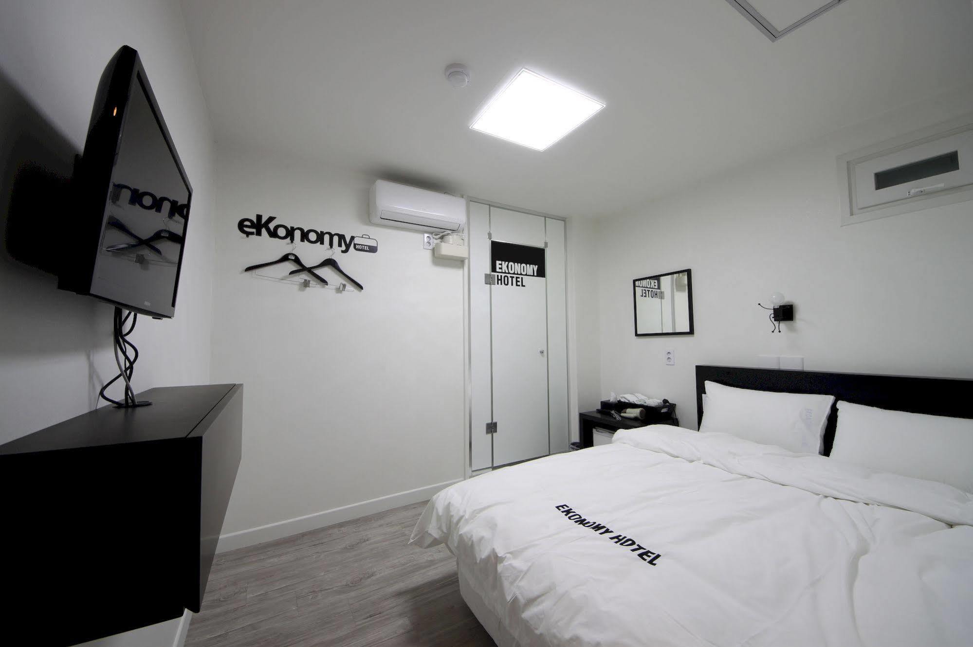 Ekonomy Hotel Dongdaemun Seoul Bagian luar foto
